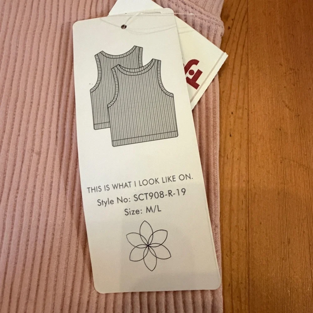 NWT AURA Ribbed tank women M/L - Picture 8 of 9
